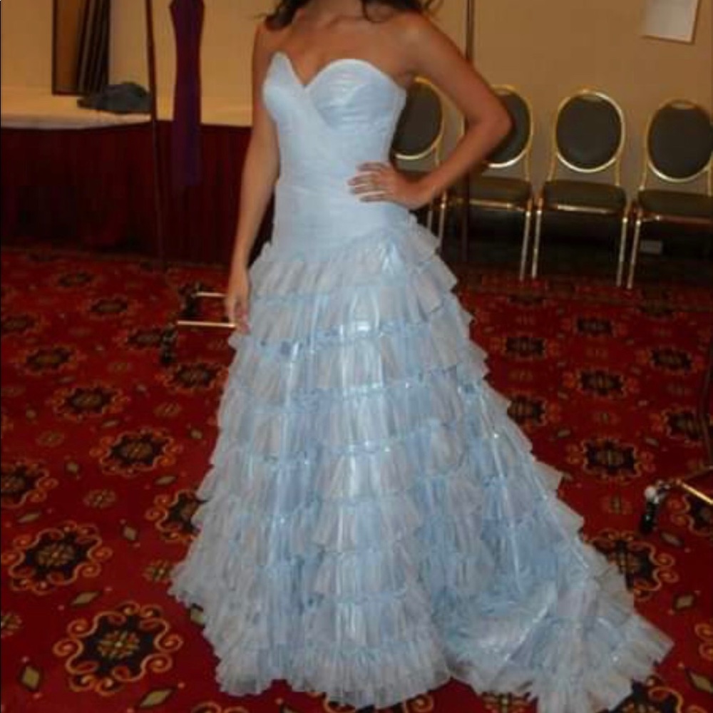 Size 2 Mac Duggal